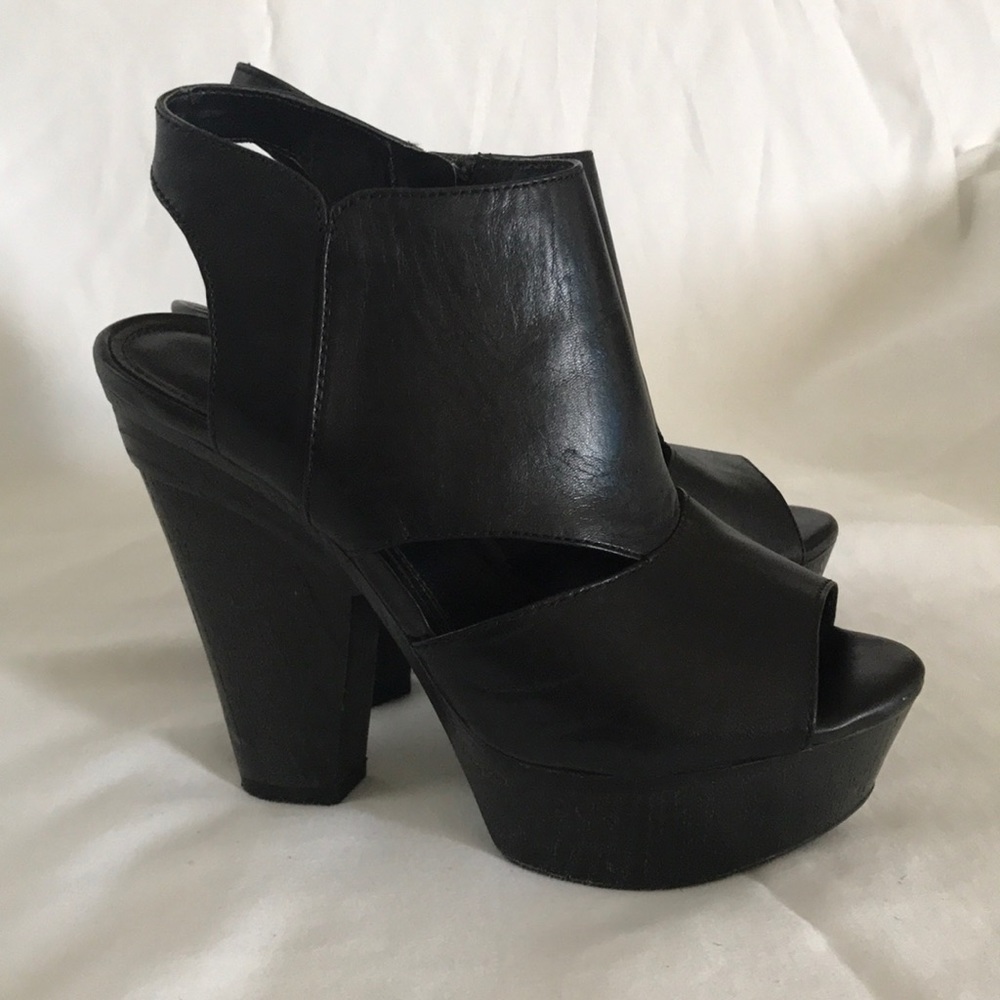 Gianni Bini Platform Heels